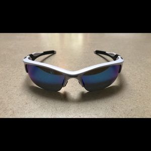 oakley sun glasses never worn, new in the box!